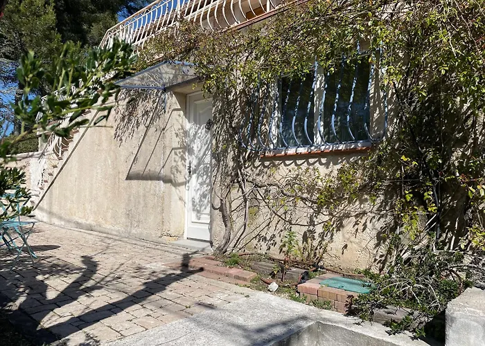 Confortable Studio Au Calme Avec Acces Piscine Et Parking