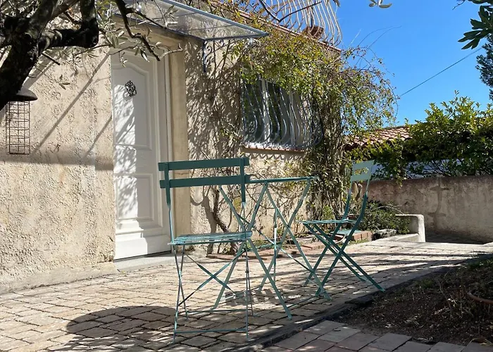 Confortable Studio Au Calme Avec Acces Piscine Et Parking