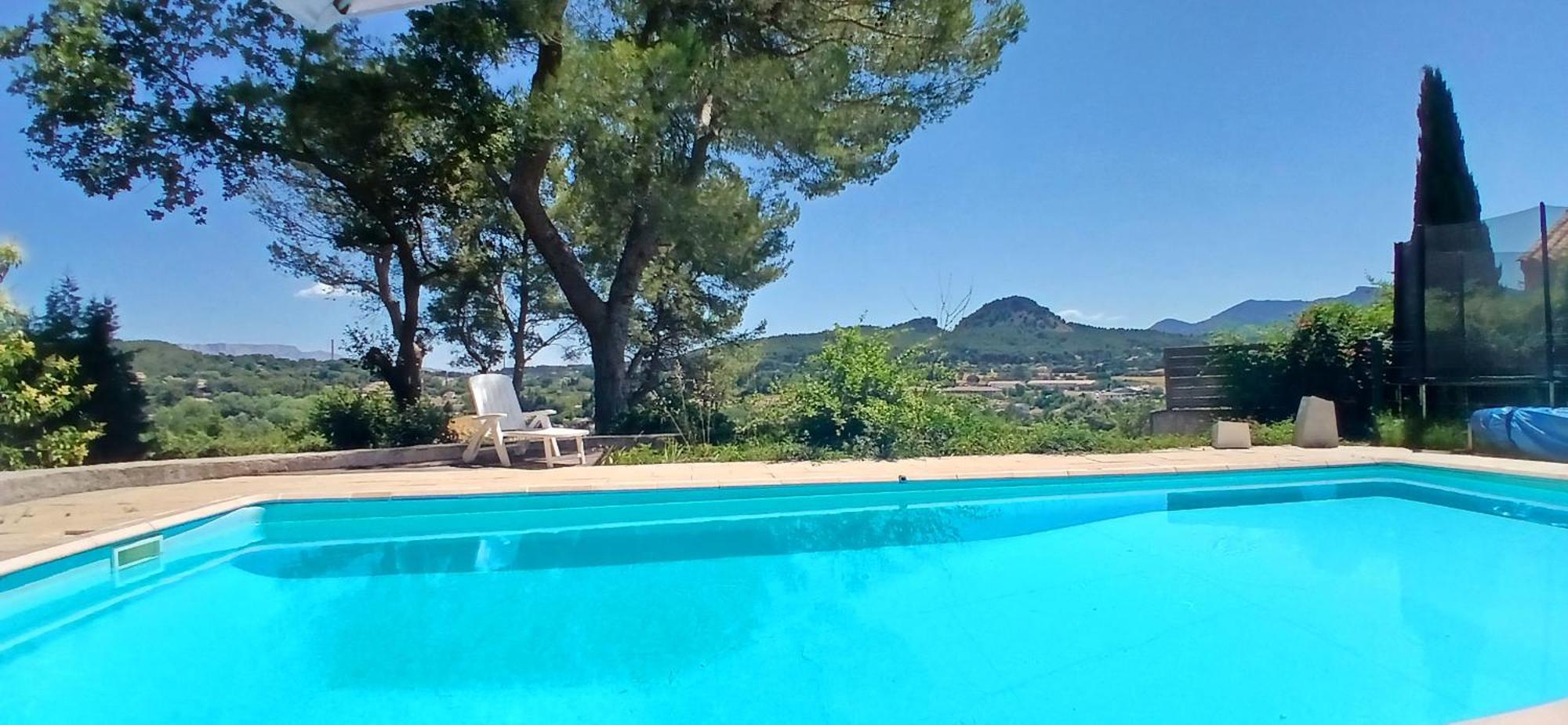 Confortable Au Calme Avec Acces Piscine Et Parking Appartement