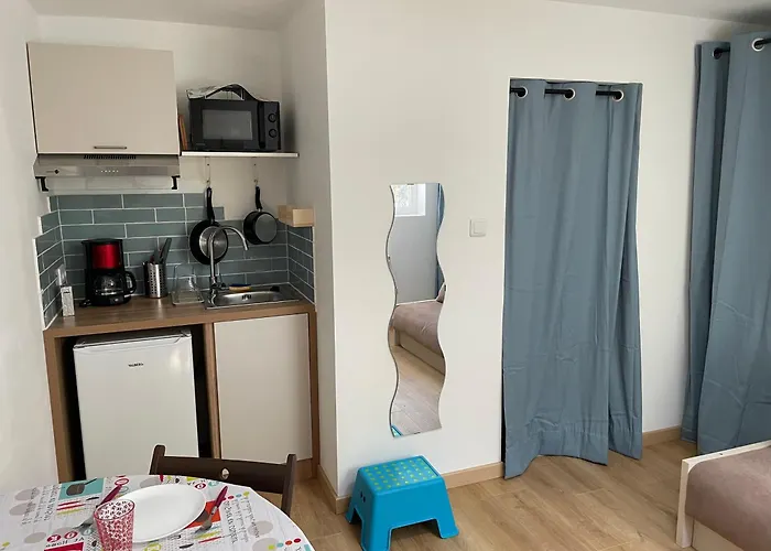 Confortable Studio Au Calme Avec Acces Piscine Et Parking