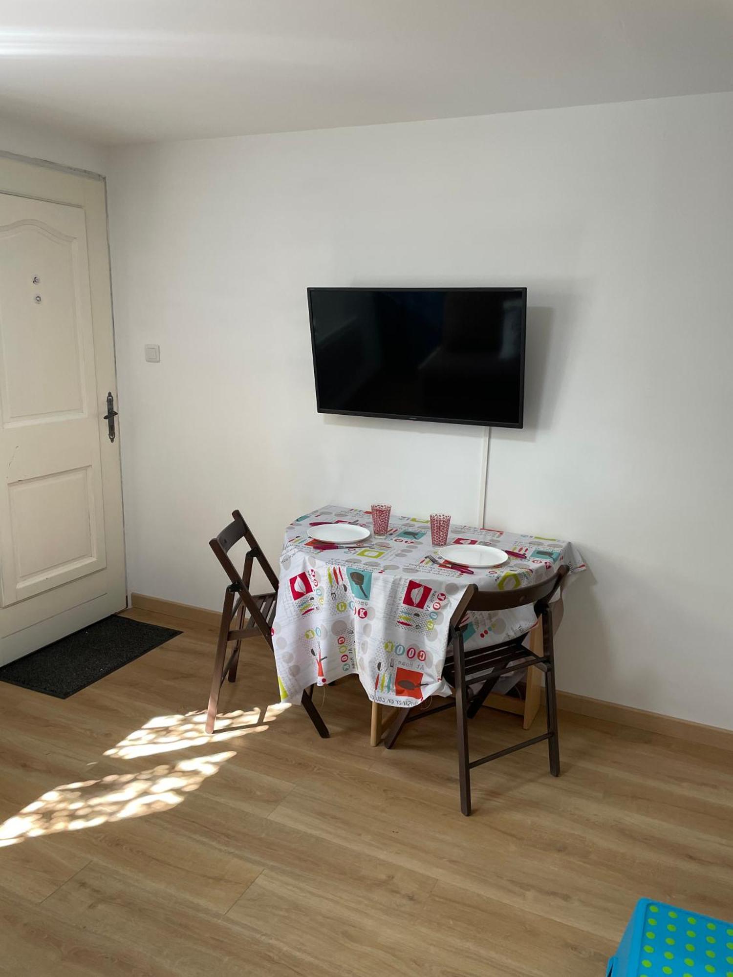 Confortable Au Calme Avec Acces Piscine Et Parking Apartment *
