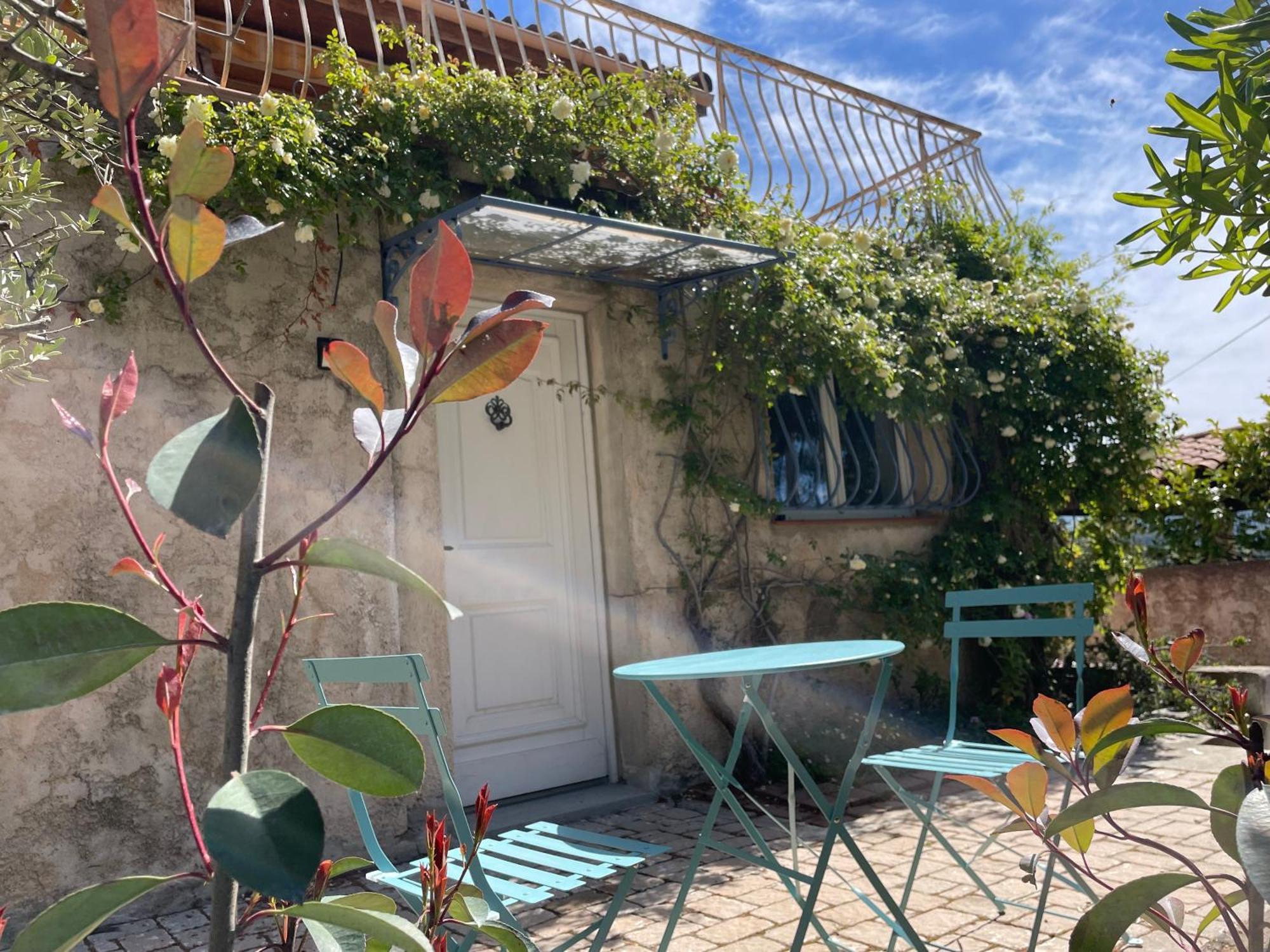 Confortable Au Calme Avec Acces Piscine Et Parking